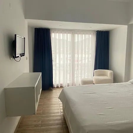 Bouvardia Hotel 4*